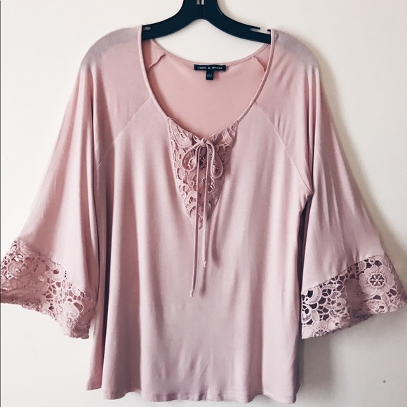 Cable & Gauge Tops - Blush knit swing top